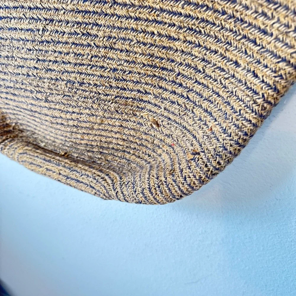 Unbranded woven tote